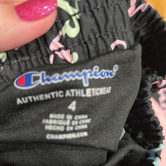 Champion size 4 girl shorts good condition - Picture 2 of 3